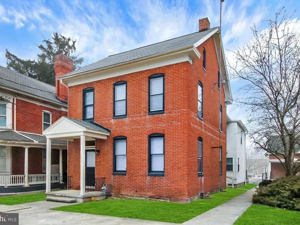 405 W KING STREET, EAST BERLIN, PA 17316