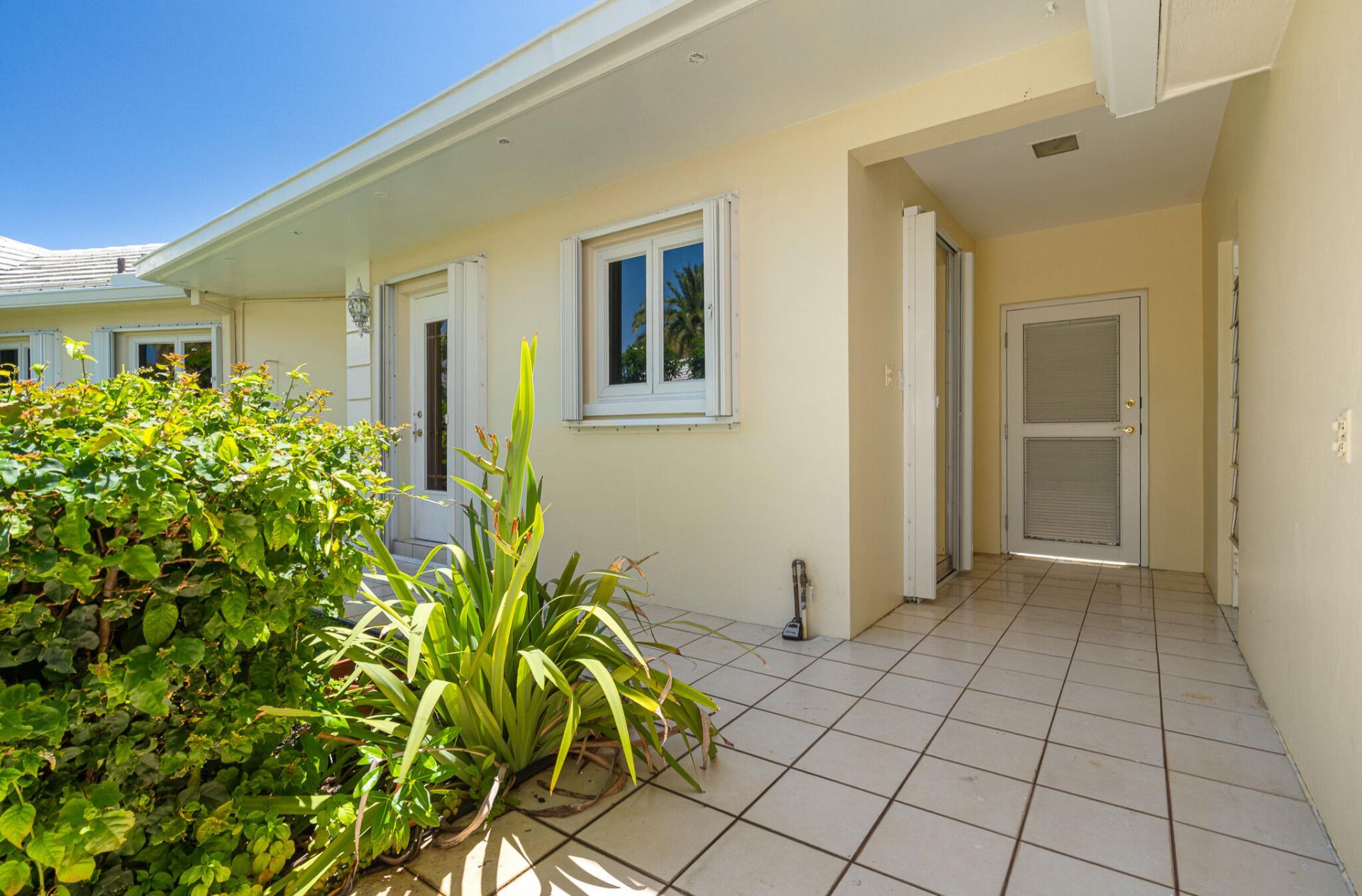 57 Cayuga Road, Sea Ranch Lakes, FL 33308 Photo