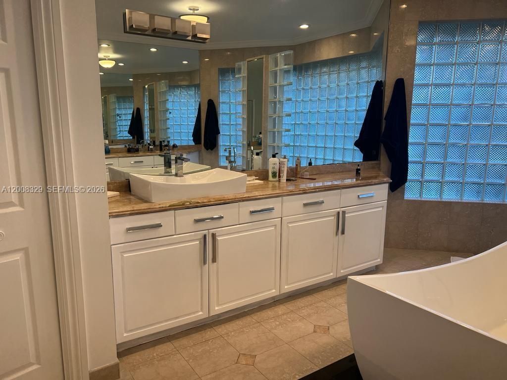 2534 Poinciana Dr , Weston, FL 33327 Photo