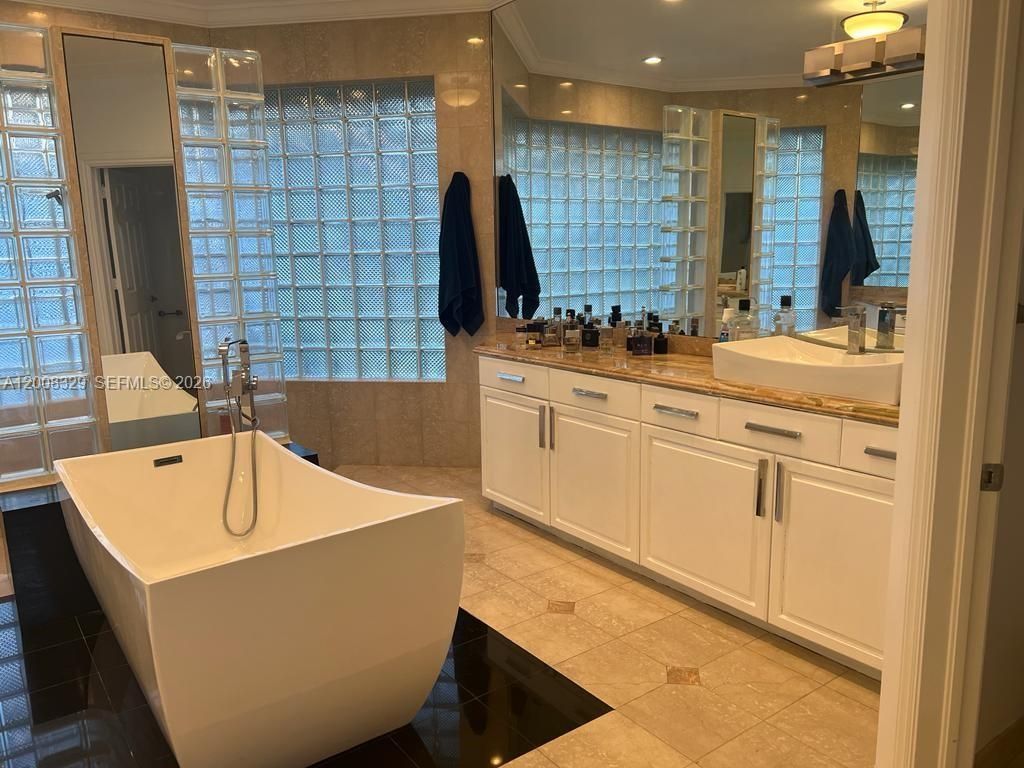 2534 Poinciana Dr , Weston, FL 33327 Photo