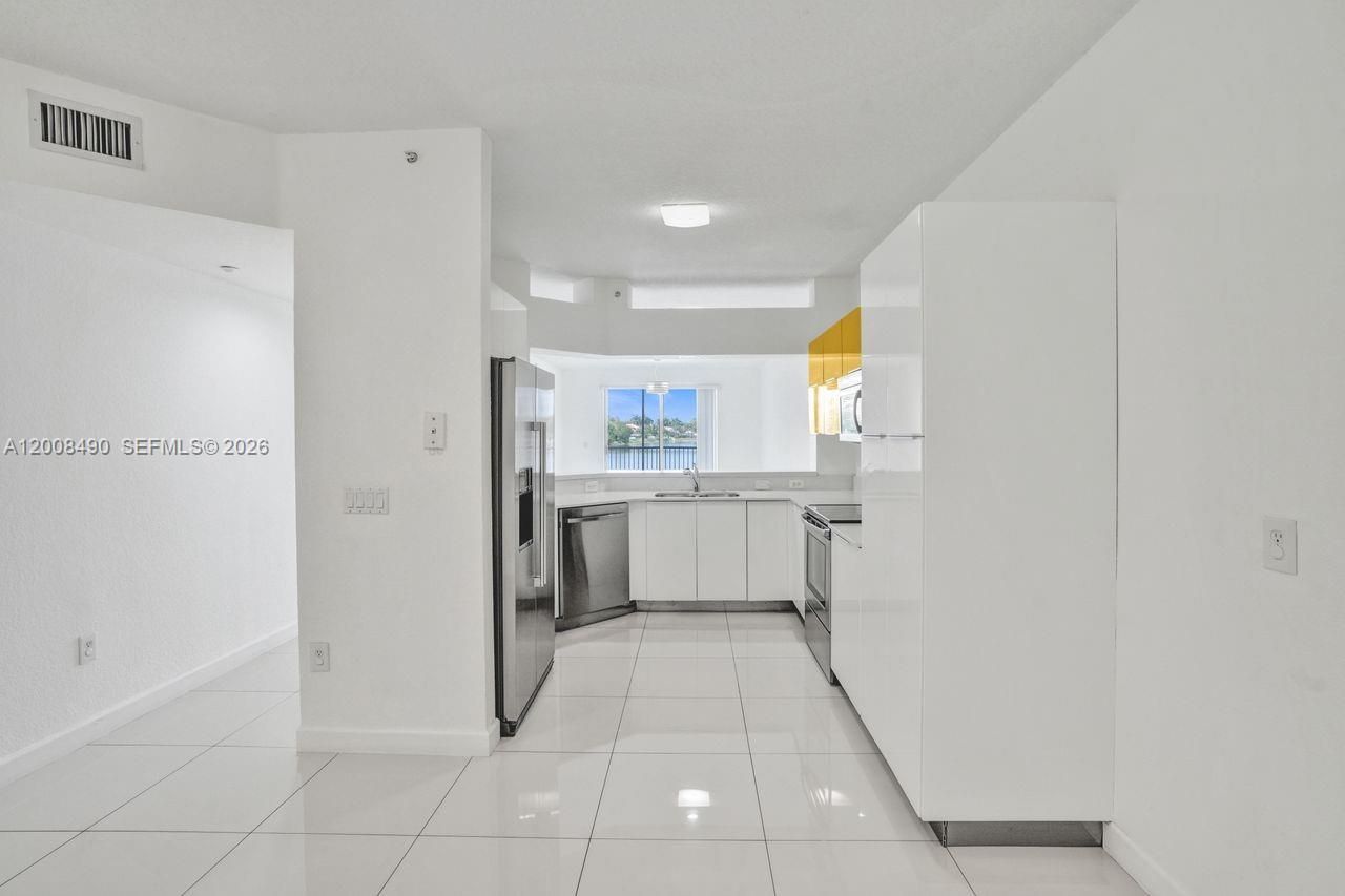 10750 NW 66th St , Unit 203, Doral, FL 33178 Photo
