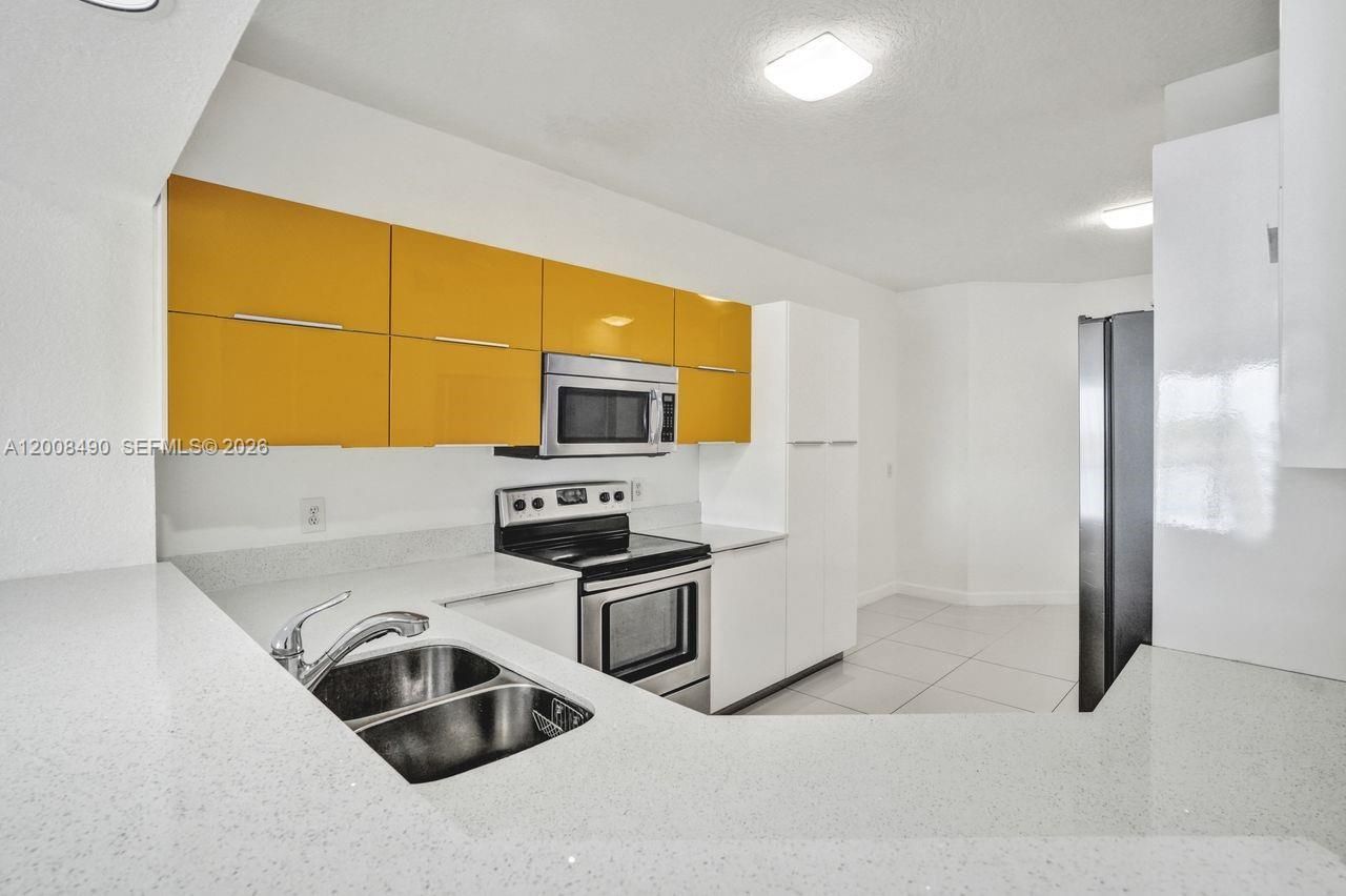 10750 NW 66th St , Unit 203, Doral, FL 33178 Photo