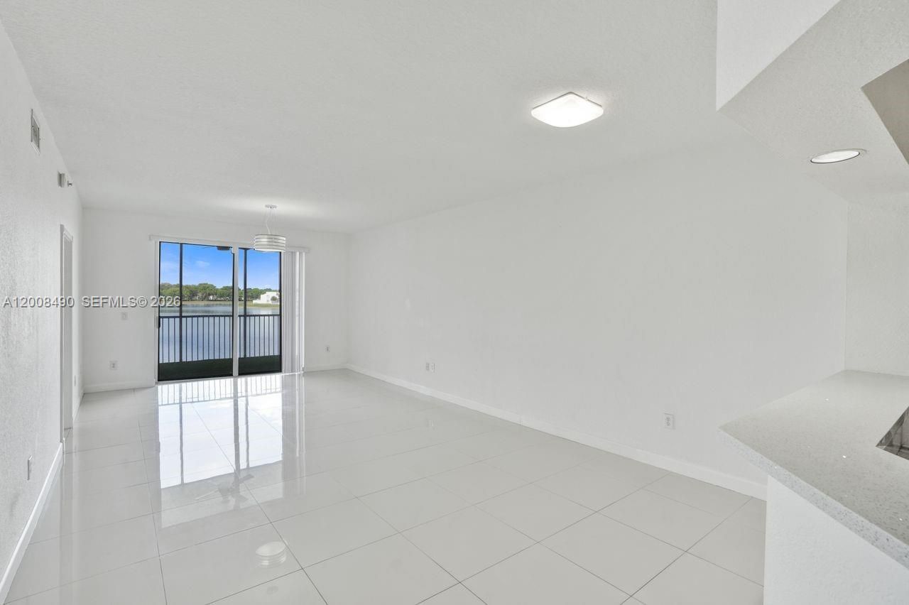 10750 NW 66th St , Unit 203, Doral, FL 33178 Photo