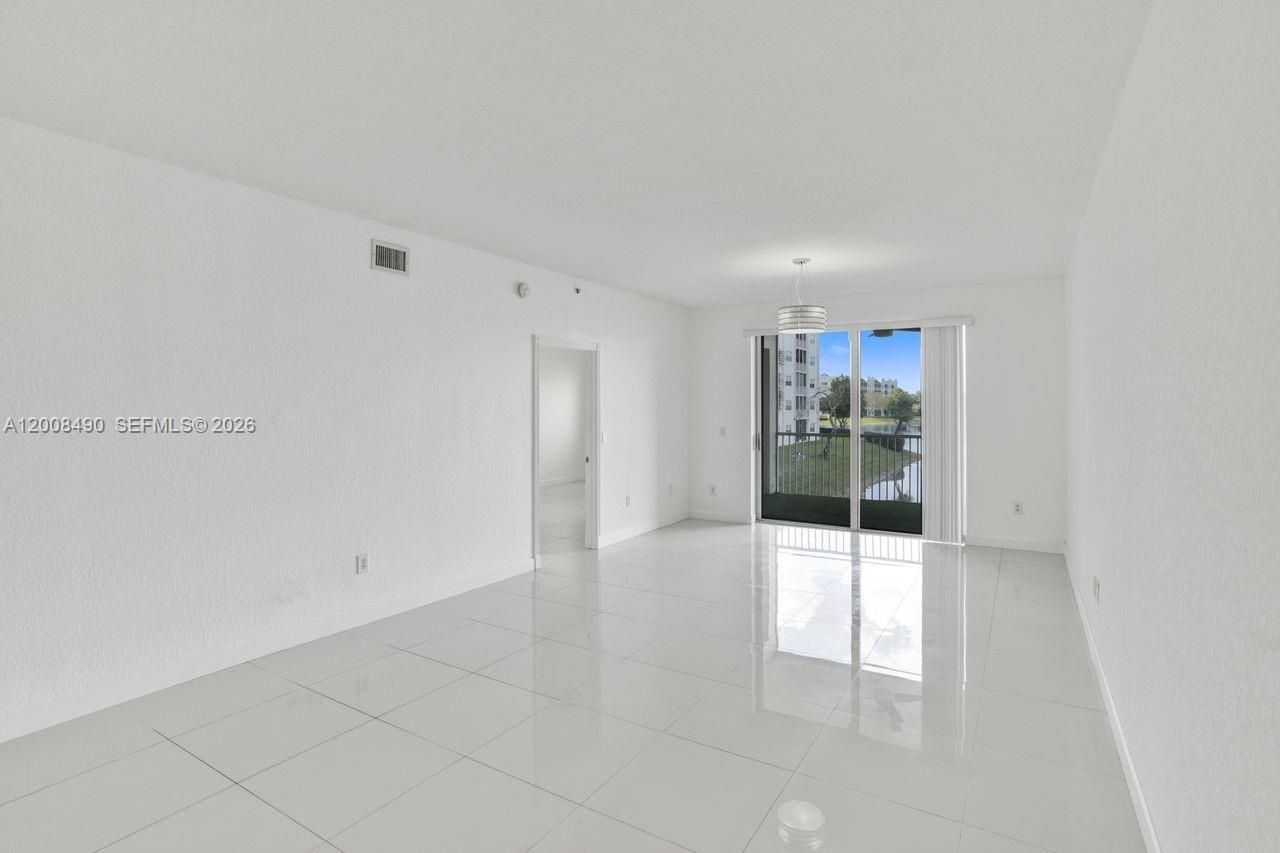 10750 NW 66th St , Unit 203, Doral, FL 33178 Photo