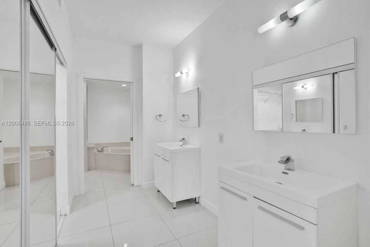 10750 NW 66th St , Unit 203, Doral, FL 33178 Photo