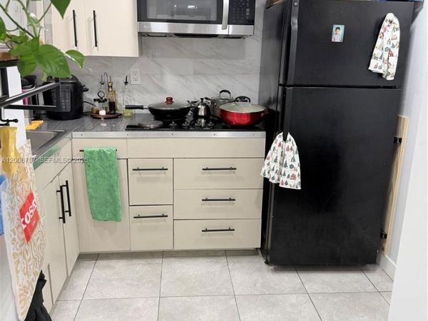 488 NW 165th St Rd, Unit B-610, Miami, FL 33169