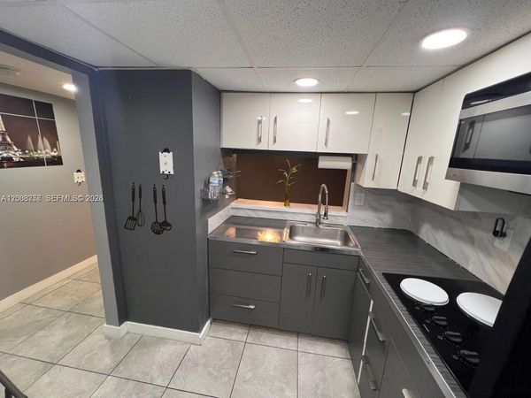 488 NW 165th St Rd , Unit B-610, Miami, FL 33169