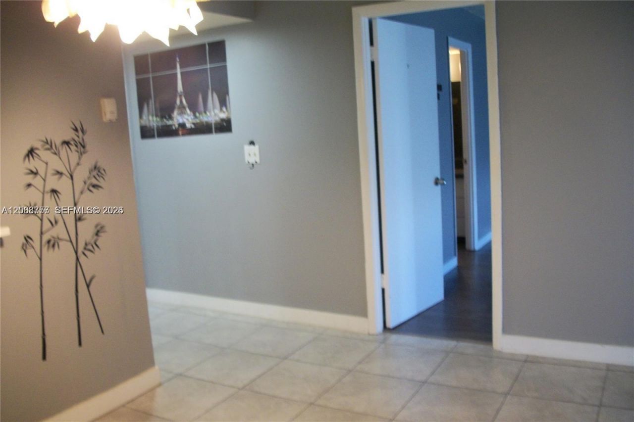 488 NW 165th St Rd , Unit B-610, Miami, FL 33169 Photo