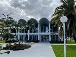 488 NW 165th St Rd, Unit B-610, Miami, FL 33169 Photo