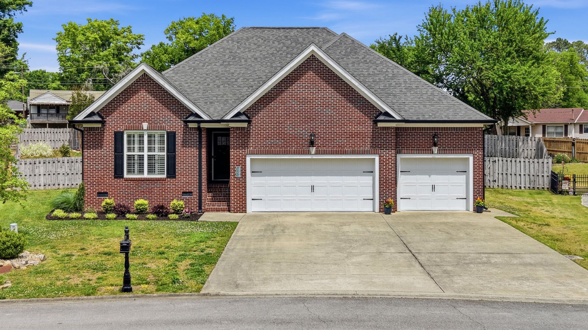 3726 Willow Lake Circle, Chattanooga, TN 37419 Main Photo
