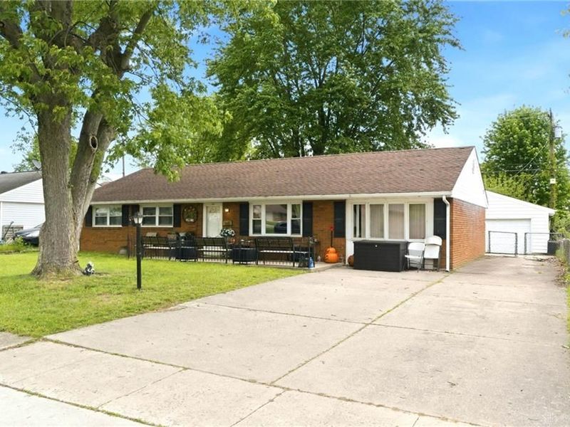598 Beam Drive, Franklin, OH 45005 Photo 3