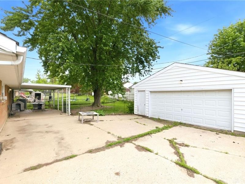 598 Beam Drive, Franklin, OH 45005 Photo 4