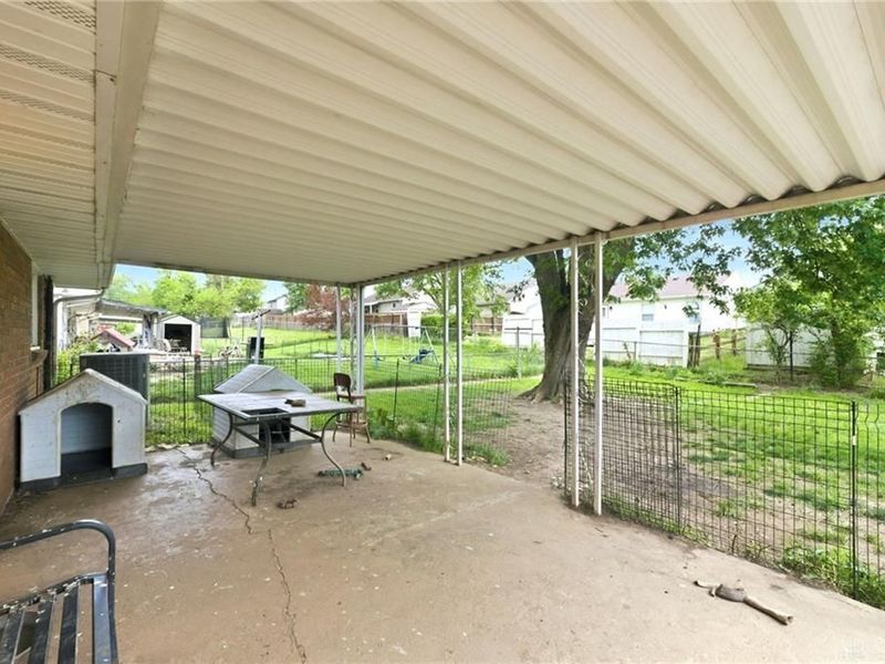 598 Beam Drive, Franklin, OH 45005 Photo 5