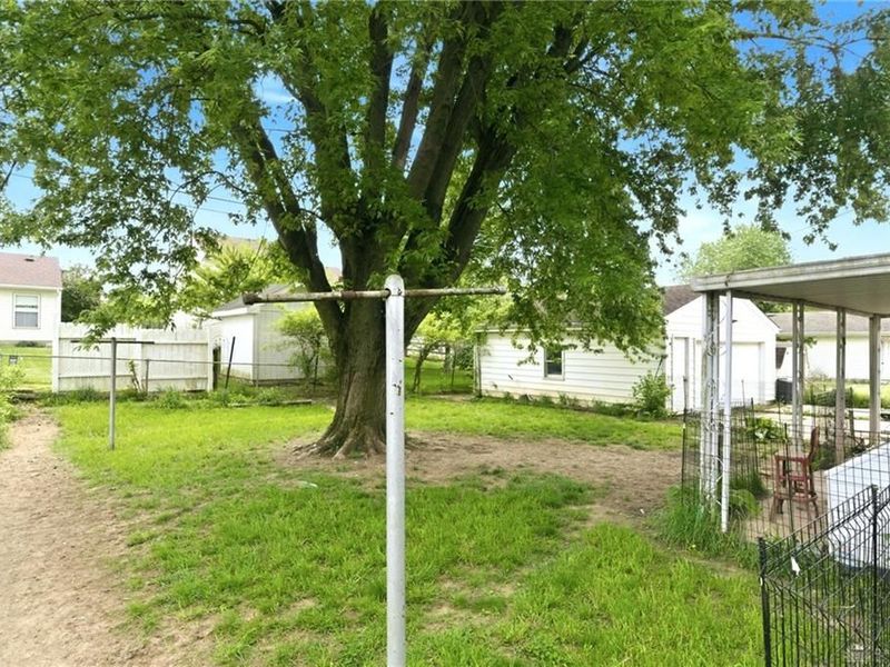 598 Beam Drive, Franklin, OH 45005 Photo 6