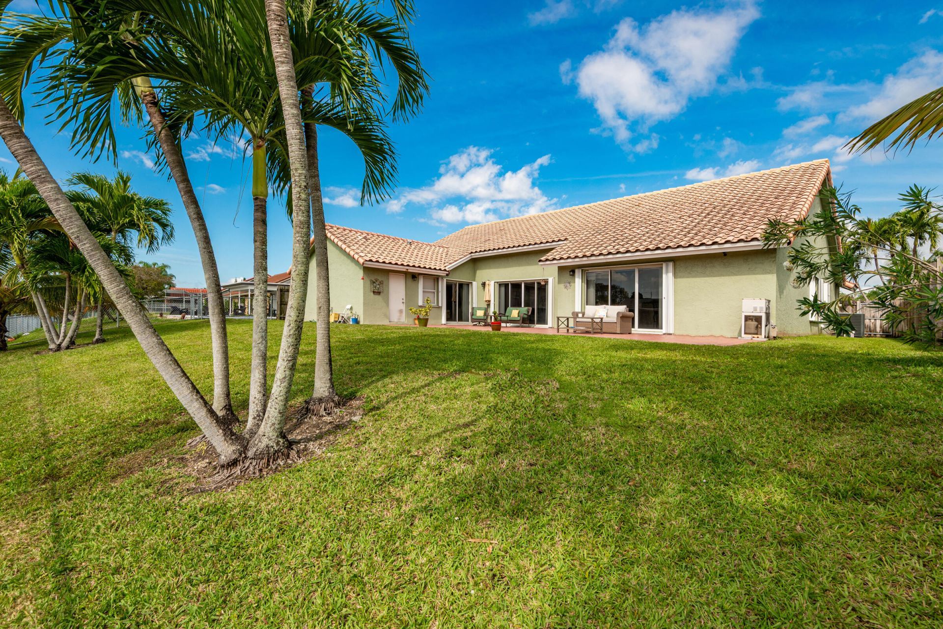 1091 NW 162nd Avenue, Pembroke Pines, FL 33028 Photo