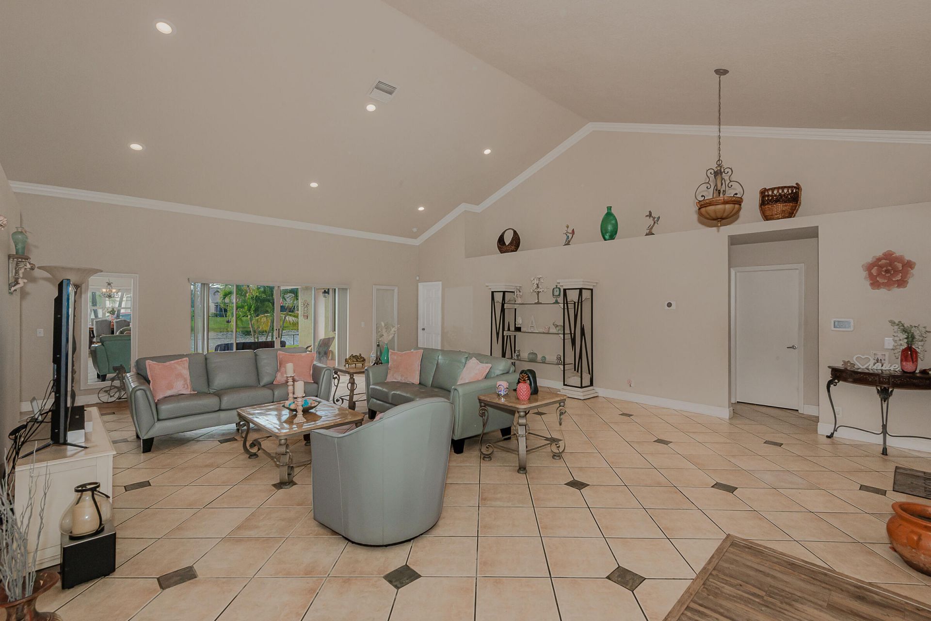 1091 NW 162nd Avenue, Pembroke Pines, FL 33028 Photo