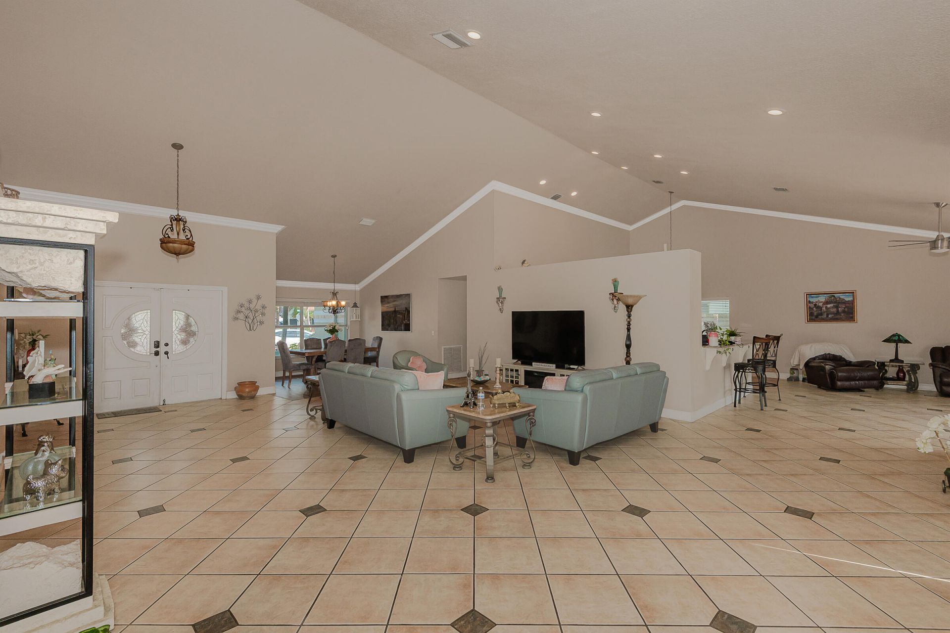 1091 NW 162nd Avenue, Pembroke Pines, FL 33028 Photo