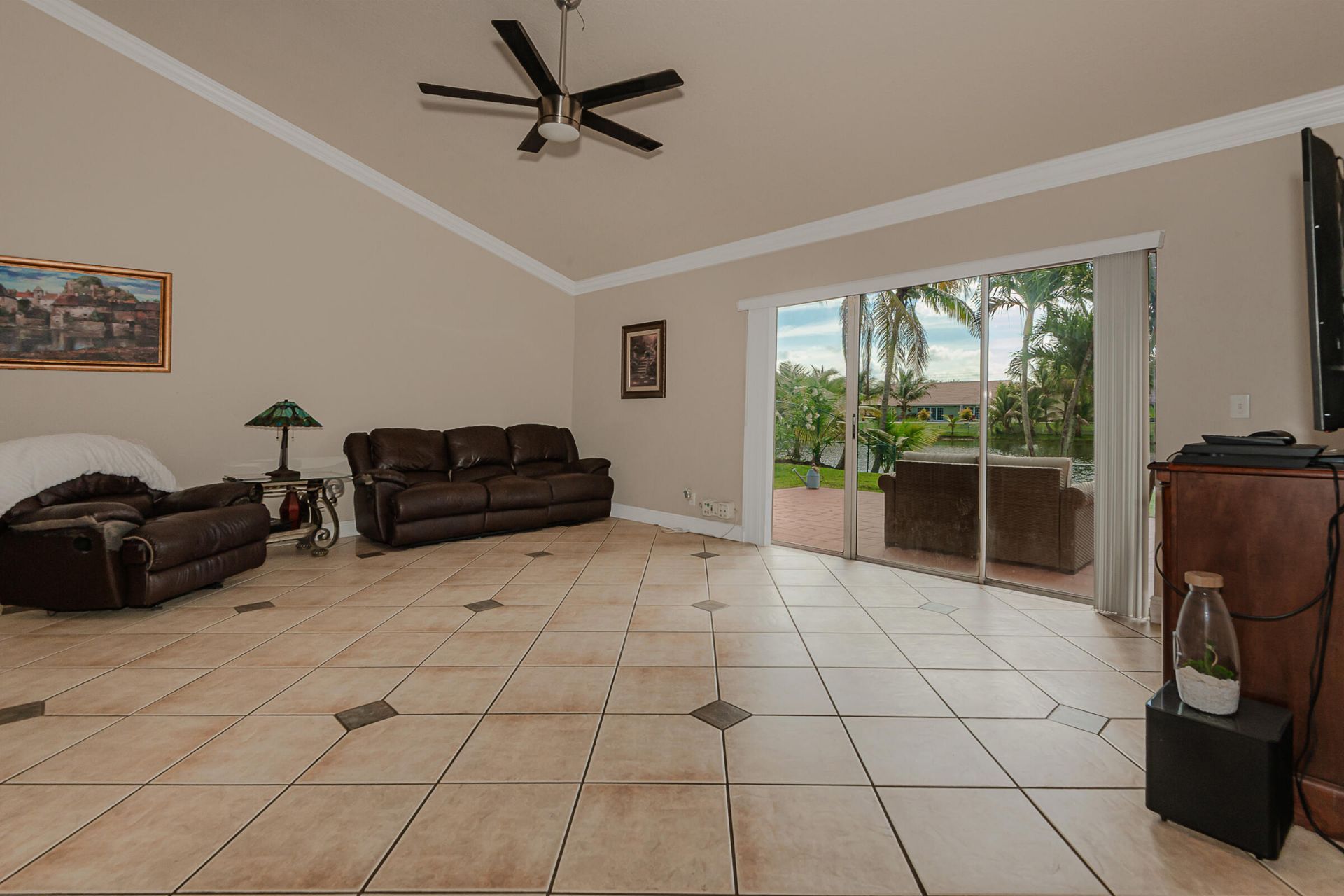 1091 NW 162nd Avenue, Pembroke Pines, FL 33028 Photo