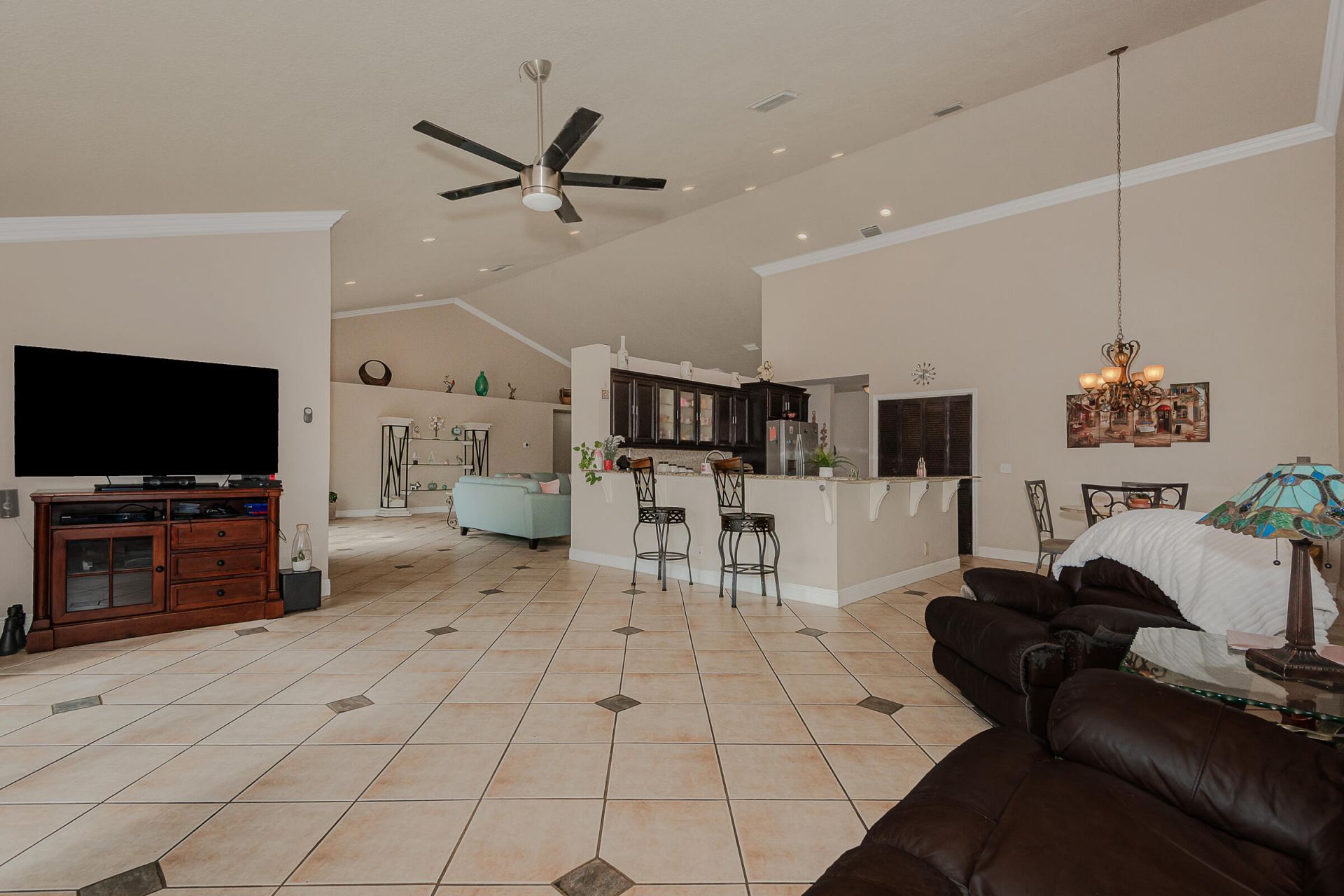 1091 NW 162nd Avenue, Pembroke Pines, FL 33028 Photo