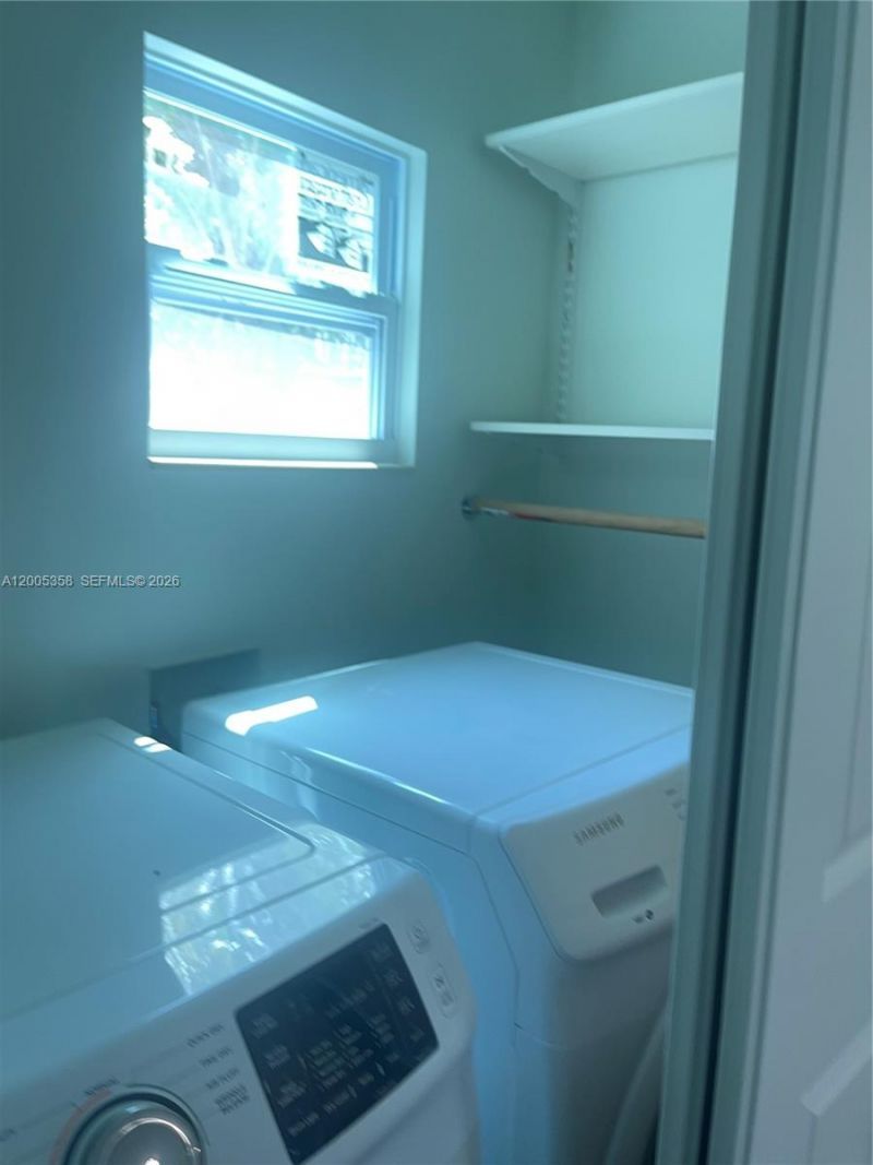 554 NE 74th St , Unit 2, Miami, FL 33138 Photo