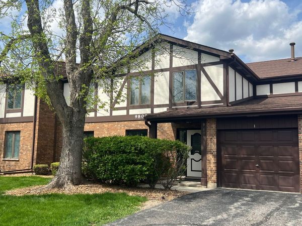 9808 Mill Drive W, Unit 2B, Palos Park, IL 60464