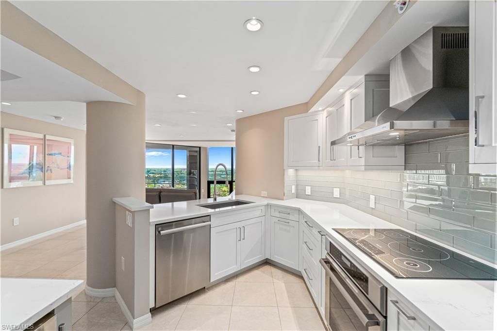 4751 Gulf Shore Blvd N, Unit PH-03, Naples, FL 34103 Photo
