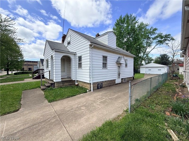 33 Henry Street, Bedford, OH 44146 Photo 2