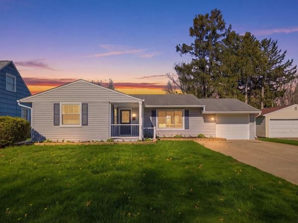 142 Sherwood, Lexington, OH 44904