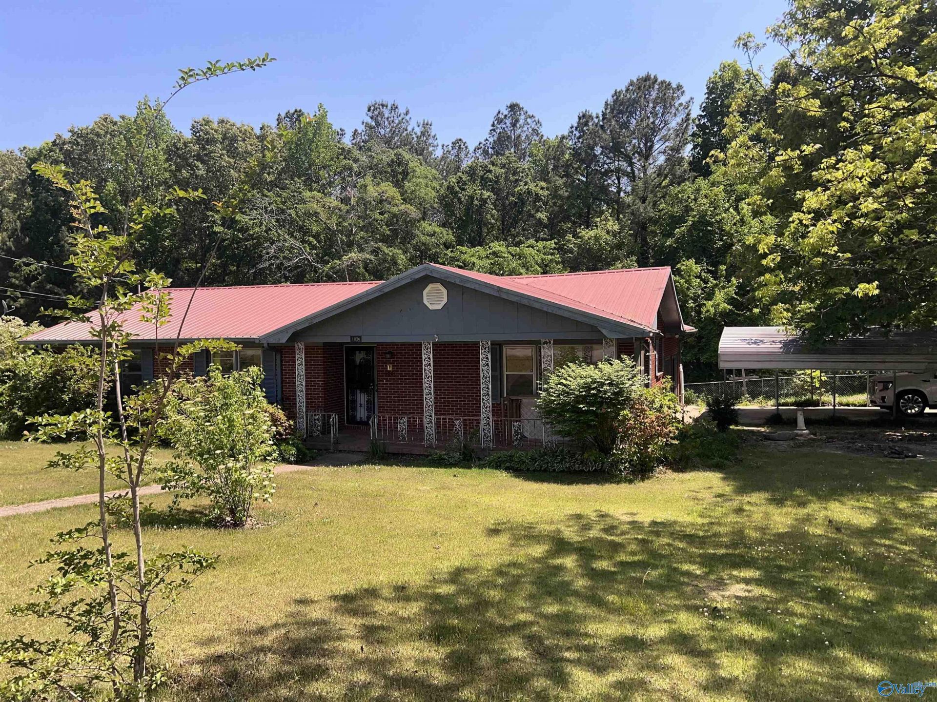 1024 E Tomahawk Trail E, Gadsden, AL 35903 Main Photo