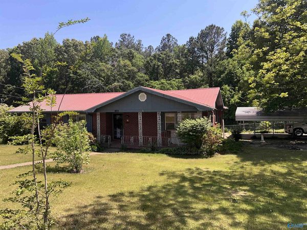 1024 E Tomahawk Trail E, Gadsden, AL 35903
