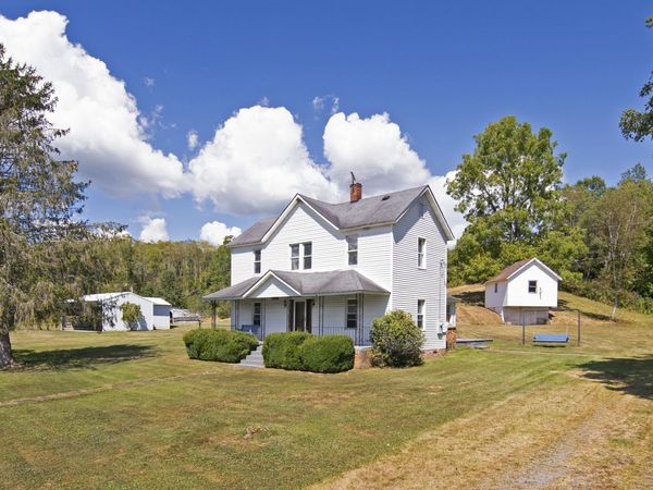 2561 Morris Branch Rd, Meadow Bridge, WV 25976