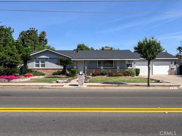 494 E Merritt Avenue, Tulare, CA 93274