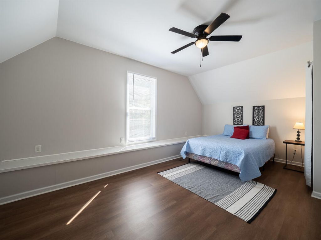 1296 Levi Street Photo 31