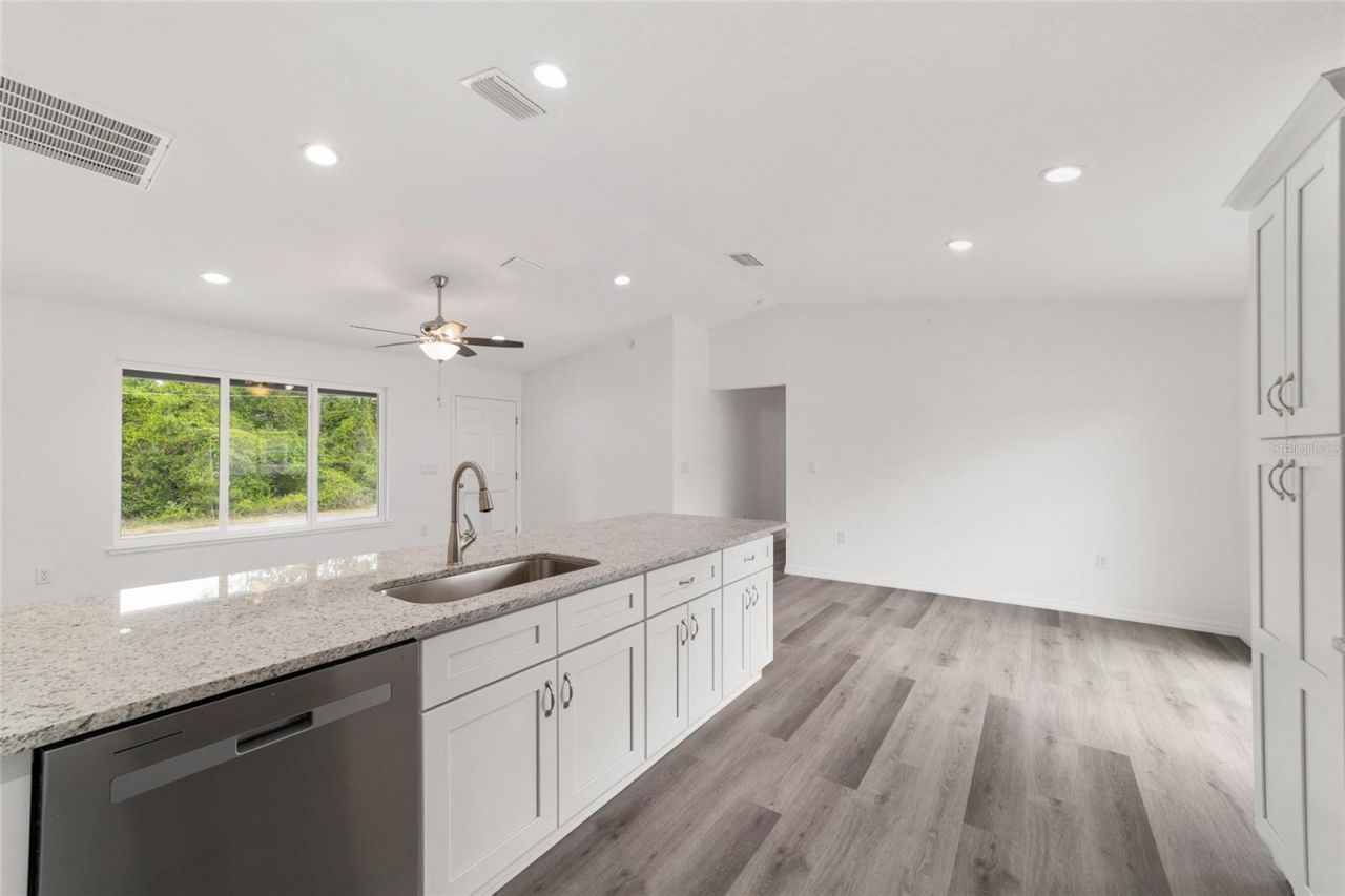 13078 NE 7th Loop, Silver Springs, FL 34488 Photo