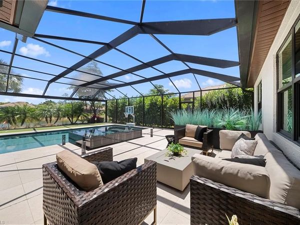 7052 Live Oak DR, NAPLES, FL 34114