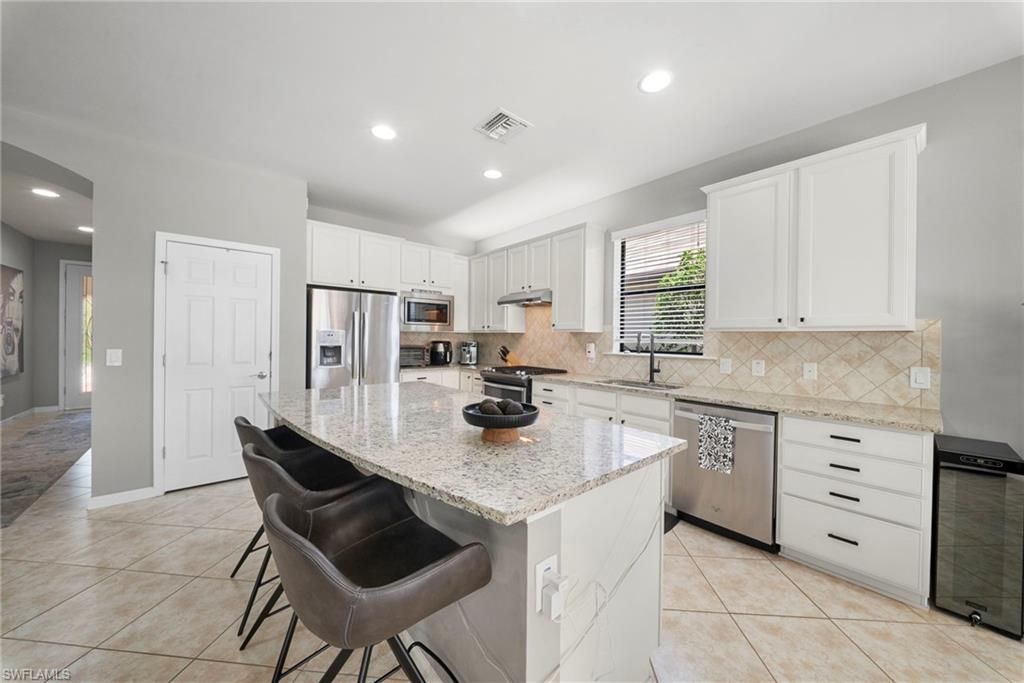 7052 Live Oak Dr, Naples, FL 34114 Photo
