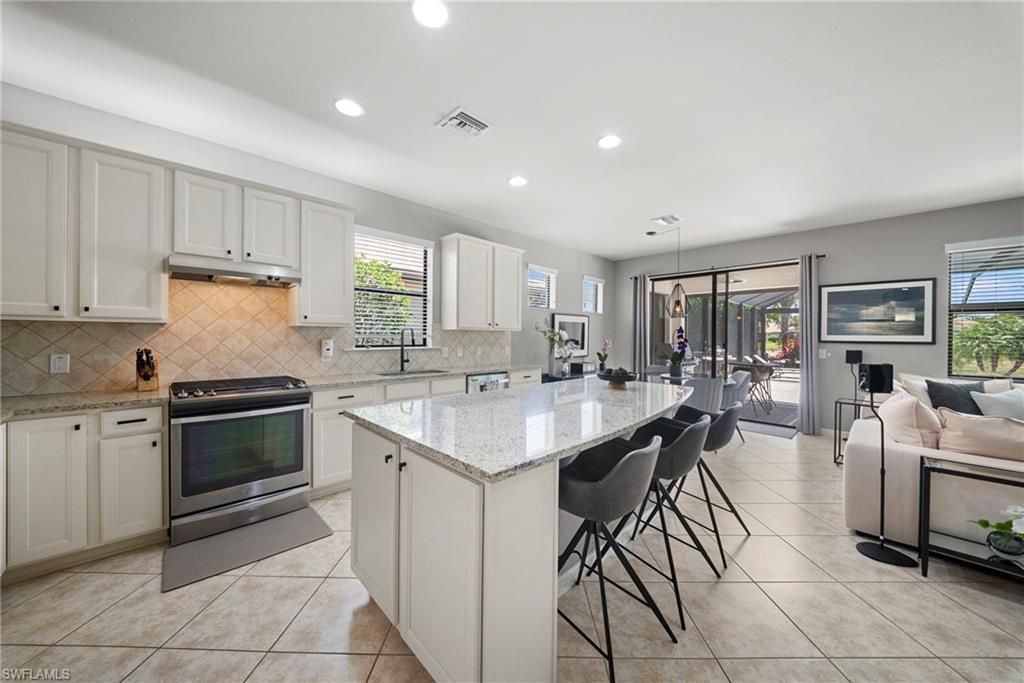 7052 Live Oak Dr, Naples, FL 34114 Photo