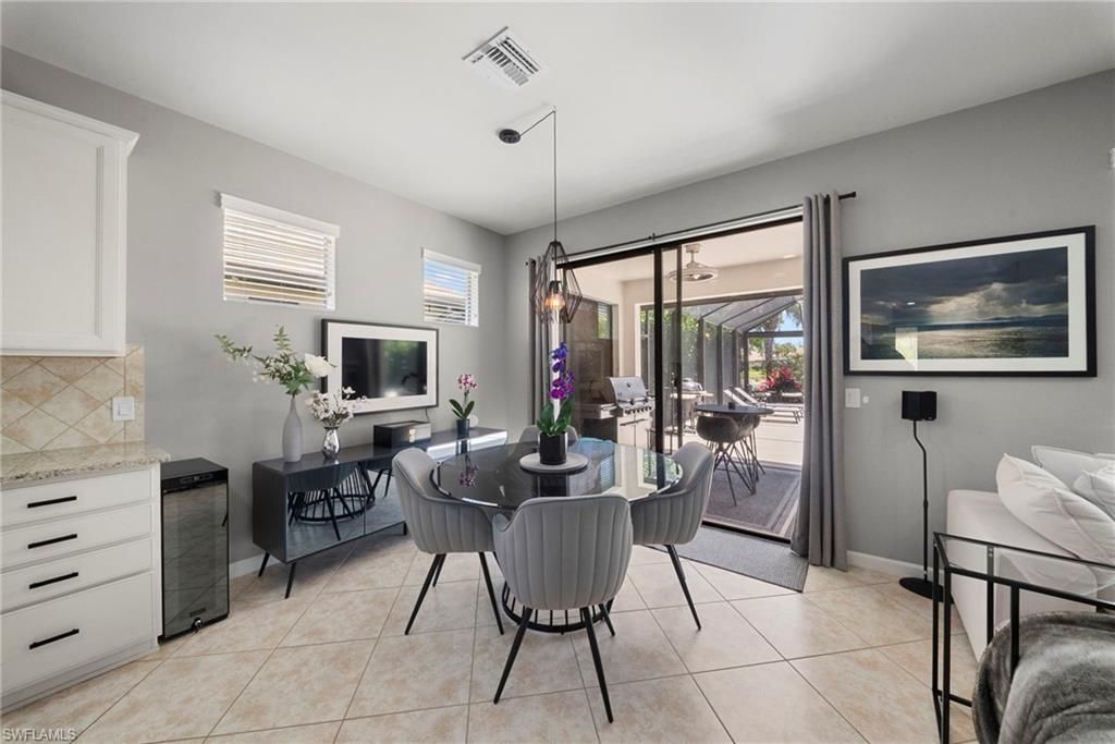 7052 Live Oak Dr, Naples, FL 34114 Photo