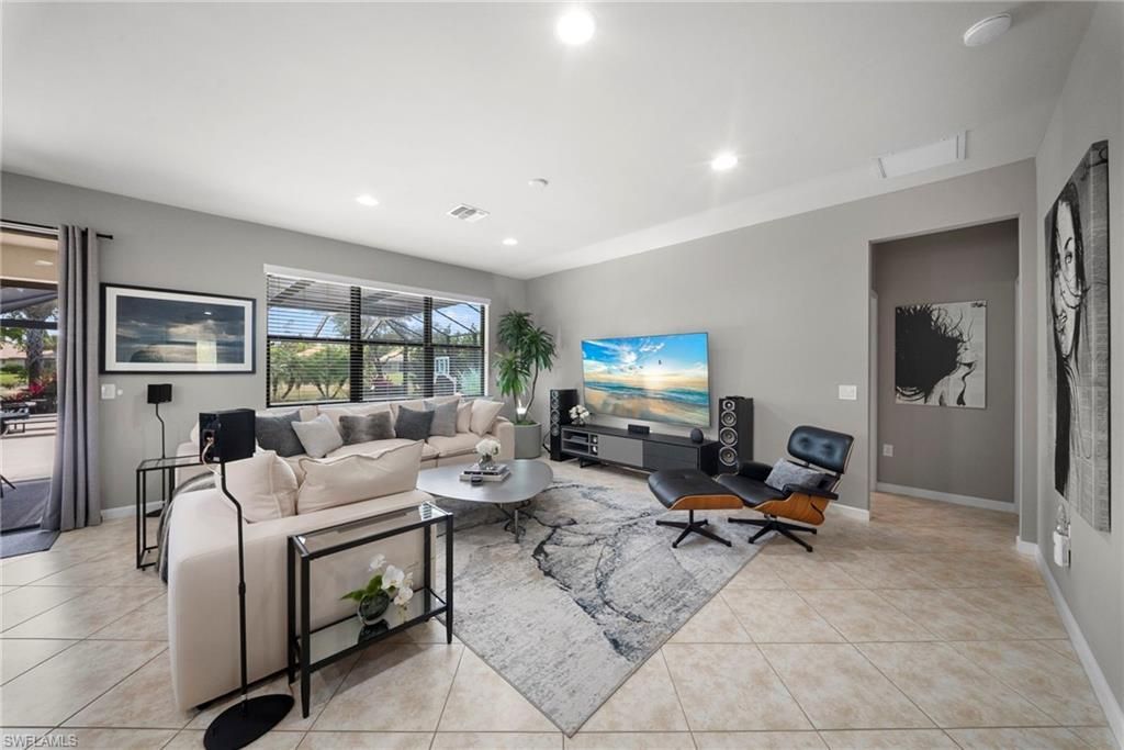 7052 Live Oak Dr, Naples, FL 34114 Photo