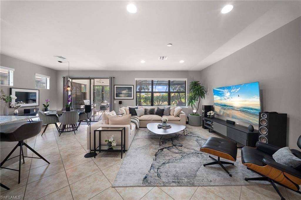 7052 Live Oak Dr, Naples, FL 34114 Photo