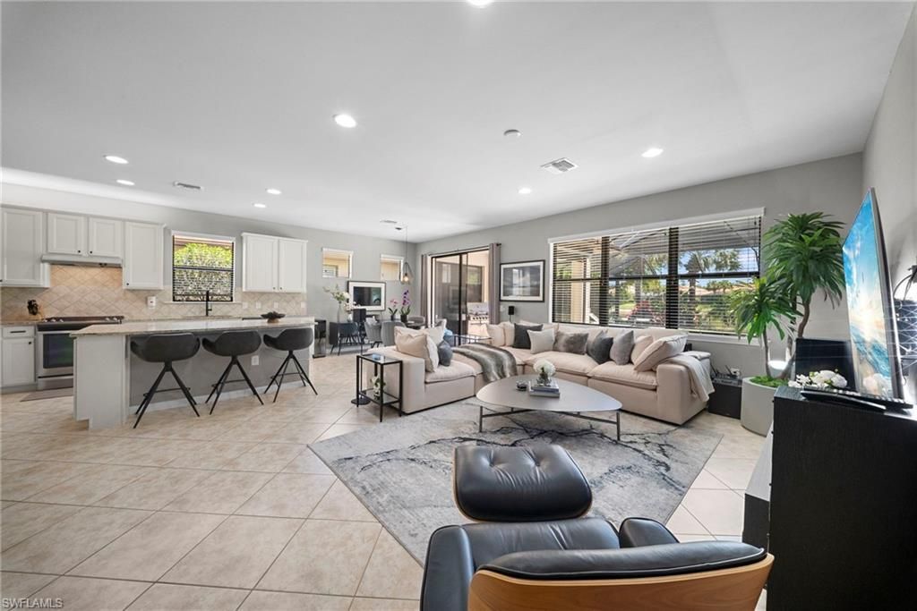 7052 Live Oak Dr, Naples, FL 34114 Photo