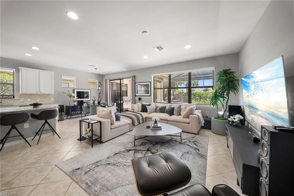 7052 Live Oak Dr, Naples, FL 34114 Photo