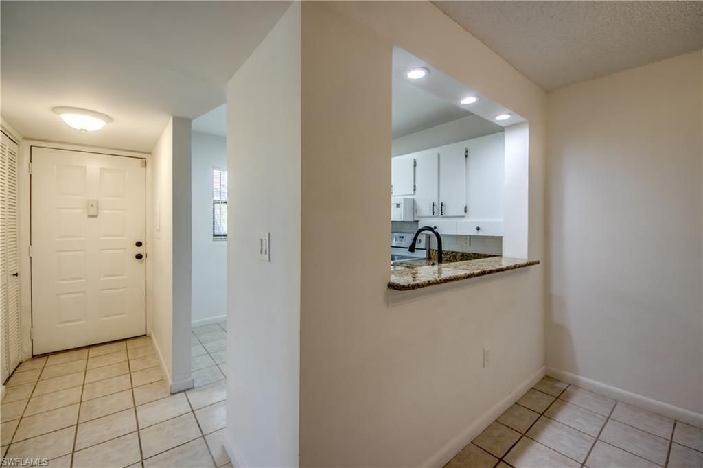 9261 Central Park Dr, Unit 106, Fort Myers, FL 33919 Photo