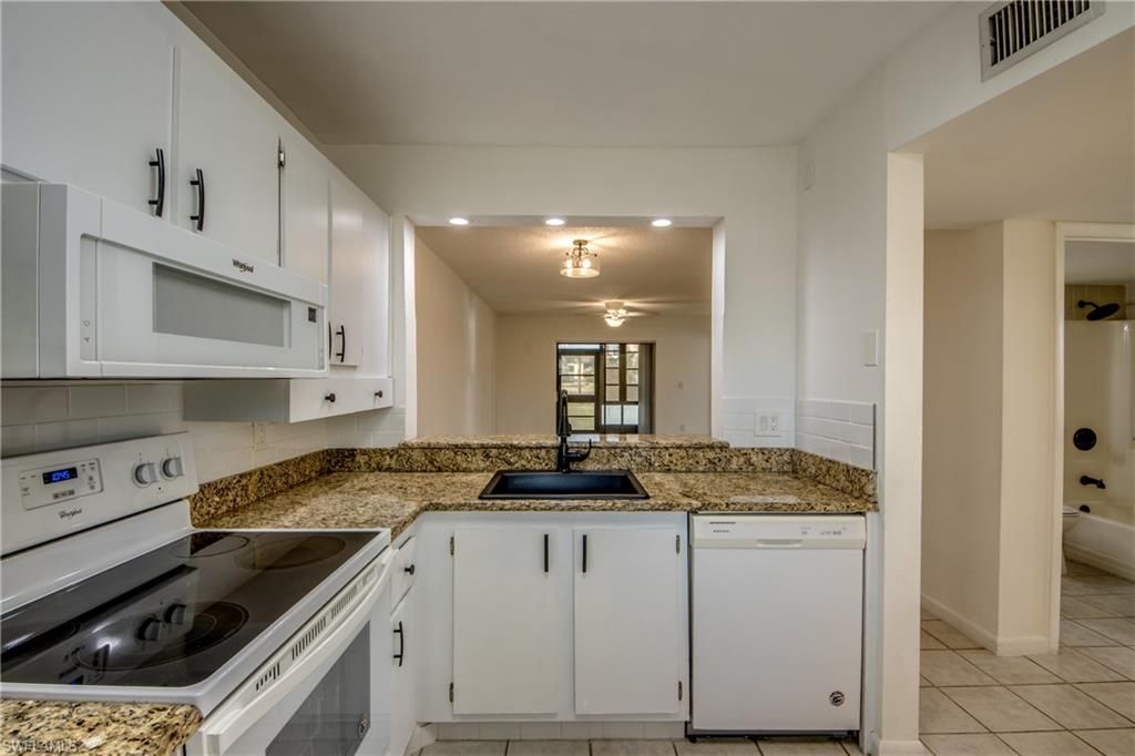 9261 Central Park Dr, Unit 106, Fort Myers, FL 33919 Photo