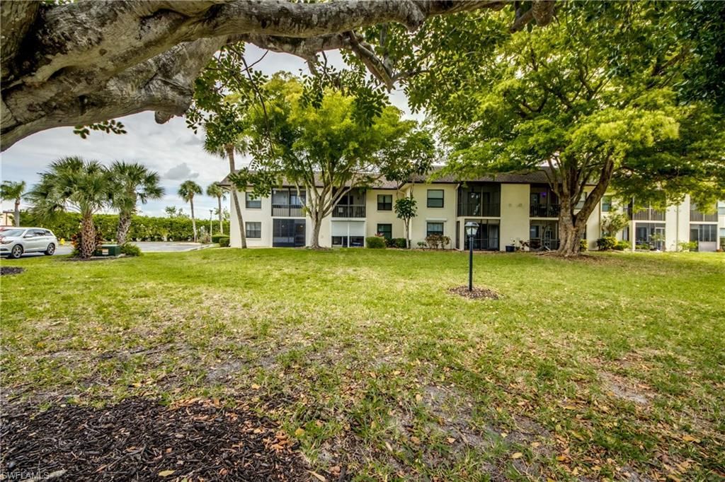 9261 Central Park Dr, Unit 106, Fort Myers, FL 33919 Photo