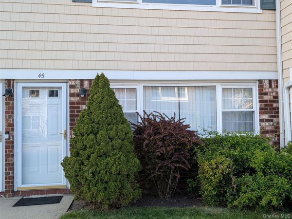 1 Atlantic Avenue , Unit 45, Farmingdale, NY 11735