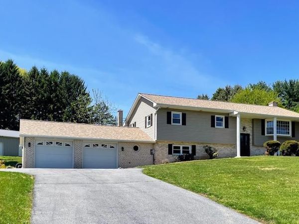 13 VILLA LANE, PALMYRA, PA 17078