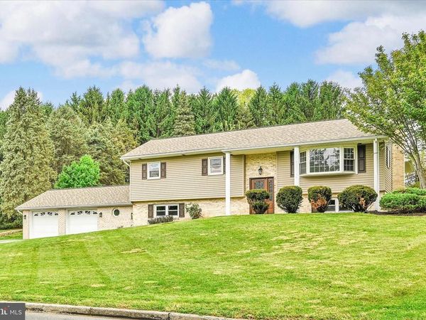 13 VILLA LANE, PALMYRA, PA 17078