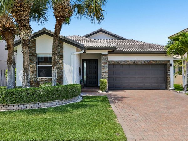 121 Bellezza Terrace, Royal Palm Beach, FL 33411