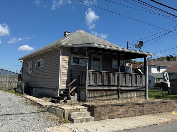 110 13th St , Conway, PA 15027
